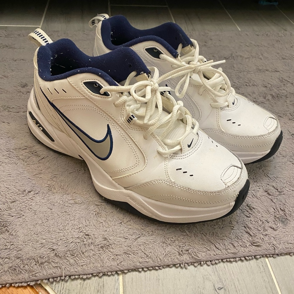 Nike air monarchs